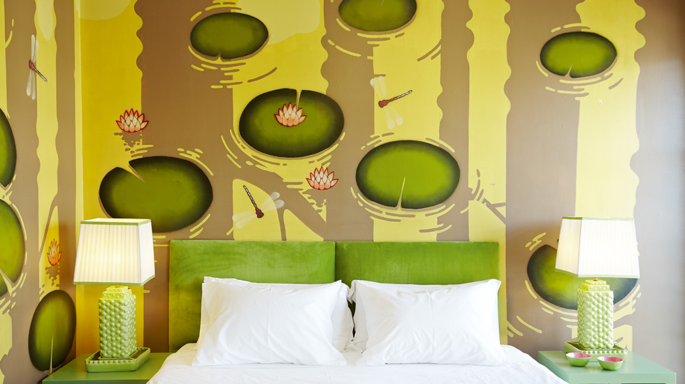 Premium Graffiti Guestroom