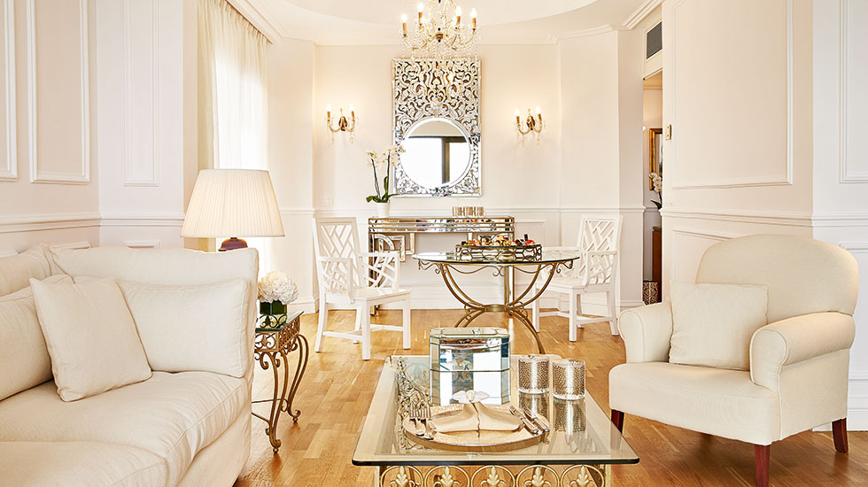 Deluxe Sea View Suite